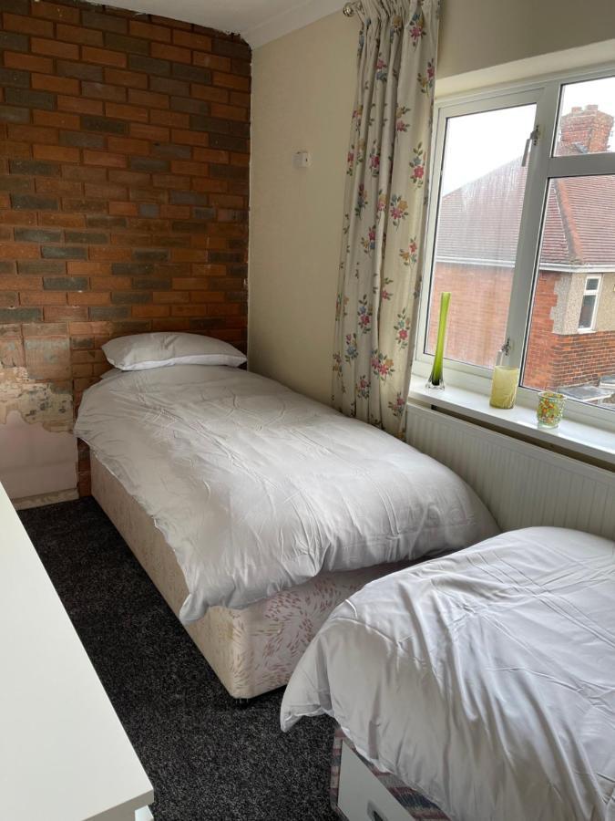 Spacious, Sleeps 17, 3 Bathrooms, Parking, Mansfield Exterior foto