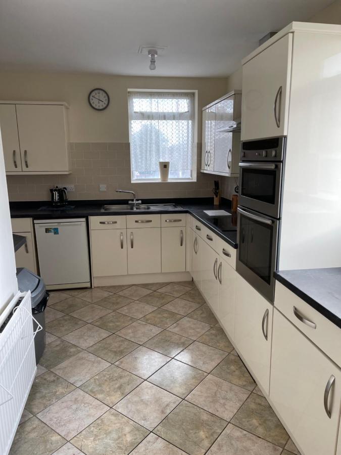 Spacious, Sleeps 17, 3 Bathrooms, Parking, Mansfield Exterior foto
