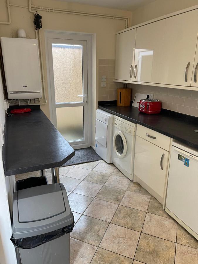Spacious, Sleeps 17, 3 Bathrooms, Parking, Mansfield Exterior foto